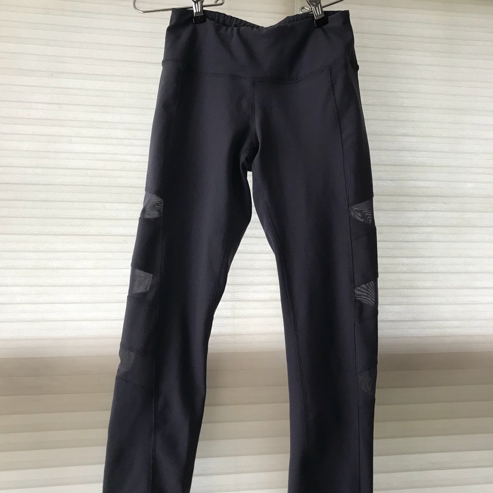 BLUE CROPPED LEGGINGS